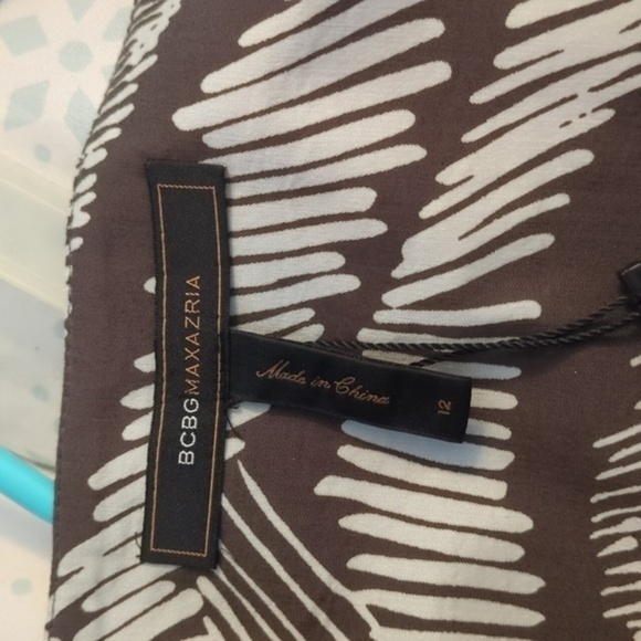 BCBGMAXAZIRA Brown/White Print Faux Wrap Sleeveless Dress - Picture 4 of 5